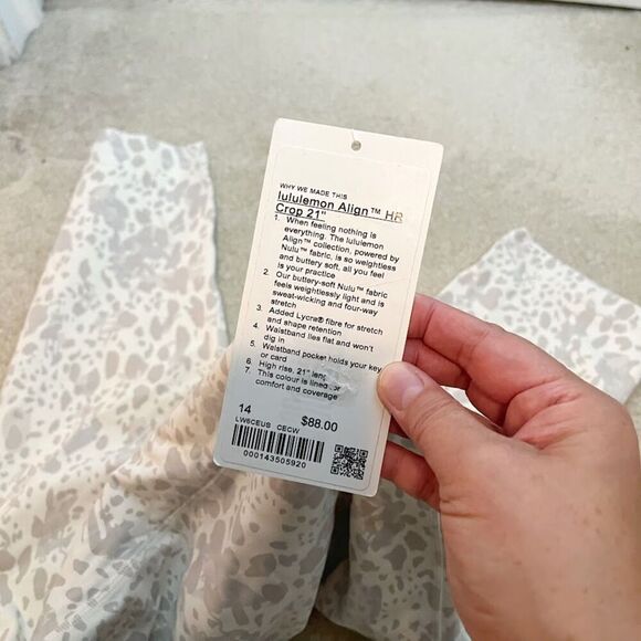 Lululemon NWT Align HR Crop 21" Cheetah Camo Weightless Sweat Wicking Leggings - Picture 9 of 9